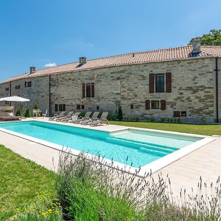 Villas Martincici With Large Pool โกรชน์ยัน ภายนอก รูปภาพ