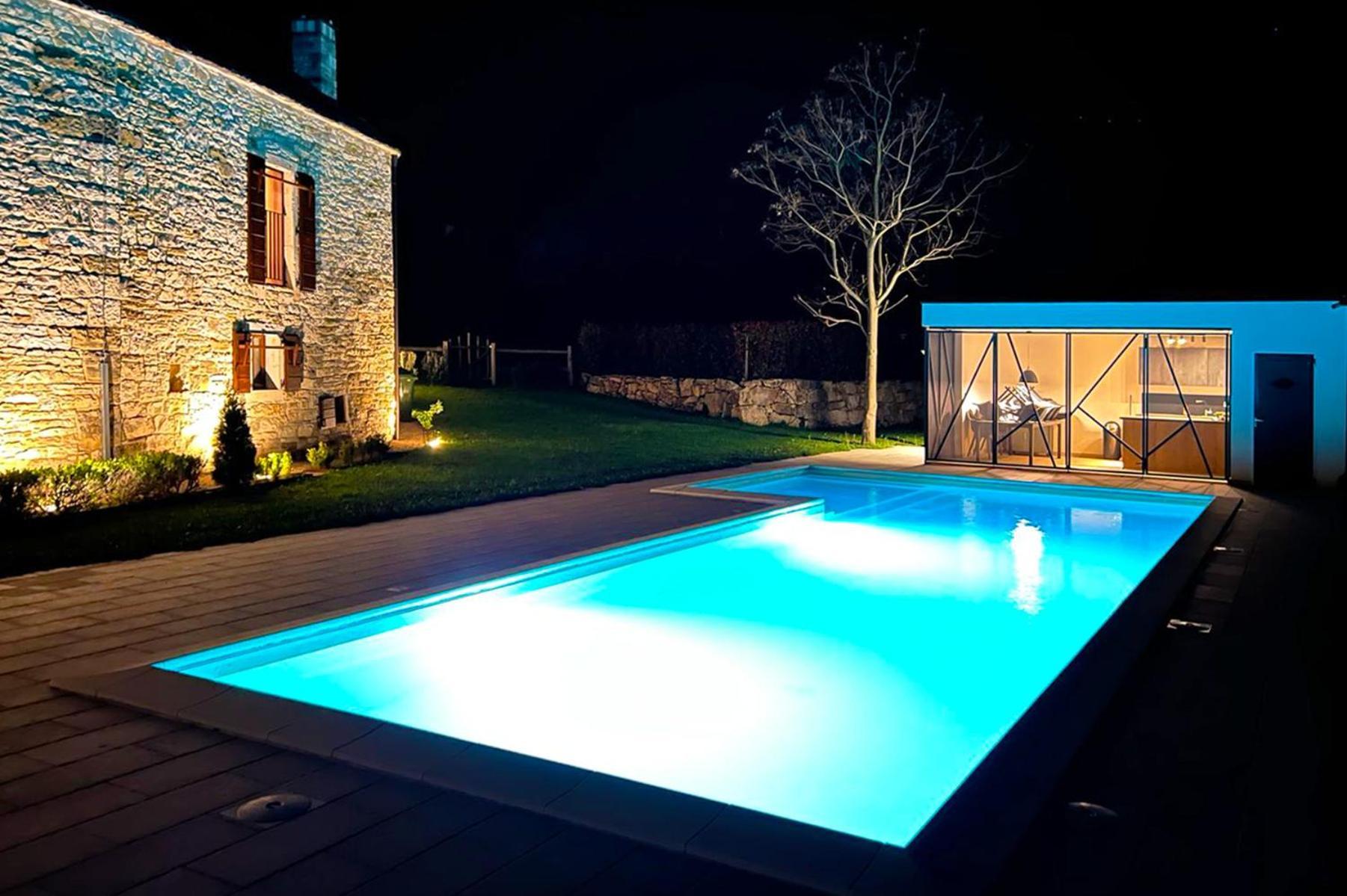 Villas Martincici With Large Pool โกรชน์ยัน ภายนอก รูปภาพ